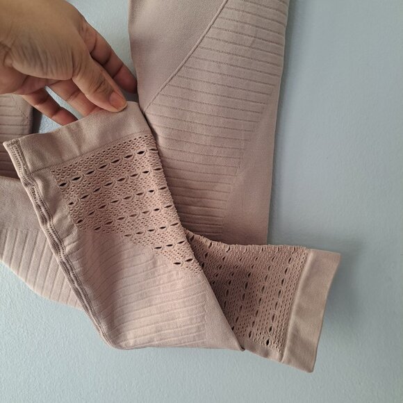 Gymshark Beige Energy + Seamless Womens Leggings Size XS/Small Sport Athltetic - Picture 9 of 15